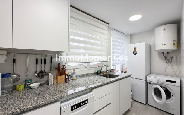 Resale - Apartment - Torrevieja - Torrevieja Centro