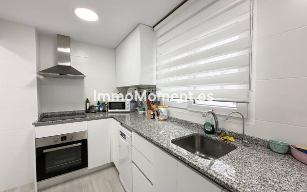 Resale - Apartment - Torrevieja - Torrevieja Centro