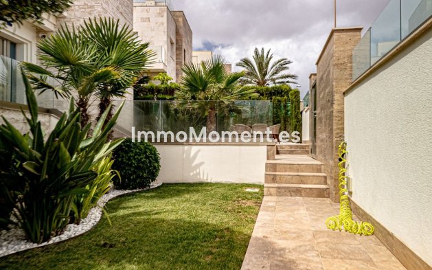 Wiederverkauf - Villa - Orihuela - Orihuela Costa