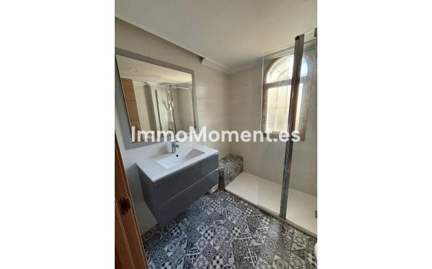 Resale - Townhouse - Estepona - Cancelada