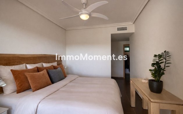 Resale - Apartment - Estepona - Selwo