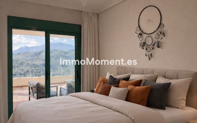 Resale - Apartment - Estepona - Selwo