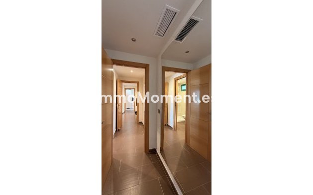 Resale - Apartment - Estepona - Selwo