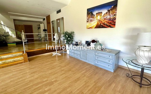 Wiederverkauf - Villa - Marbella - Nueva Andalucía