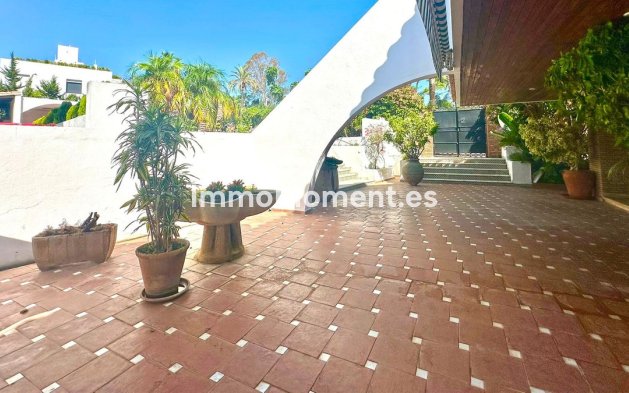 Wiederverkauf - Villa - Marbella - Nueva Andalucía