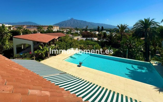 Wiederverkauf - Villa - Marbella - Nueva Andalucía