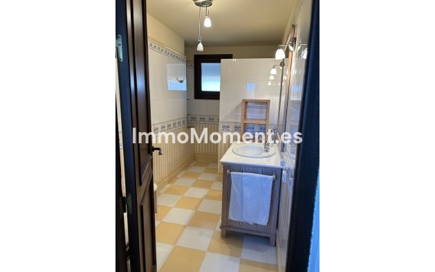 Wiederverkauf - Villa - Estepona  - New Golden Mile