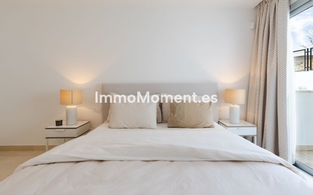Resale - Apartment - Marbella - Nueva Andalucía