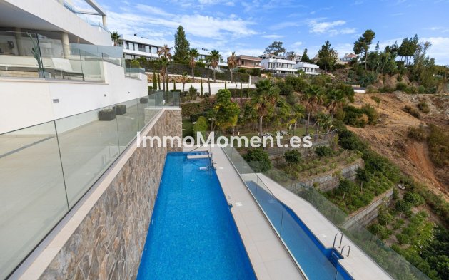 Resale - Apartment - Marbella - Nueva Andalucía