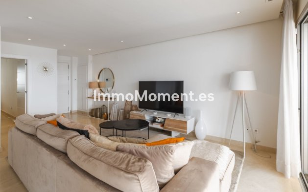 Resale - Apartment - Marbella - Nueva Andalucía