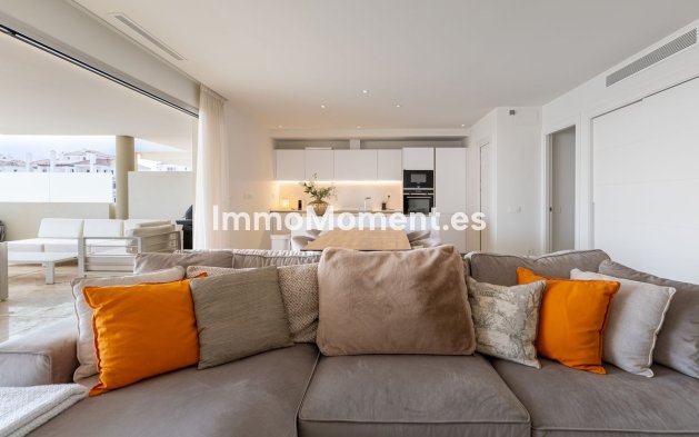 Resale - Apartment - Marbella - Nueva Andalucía