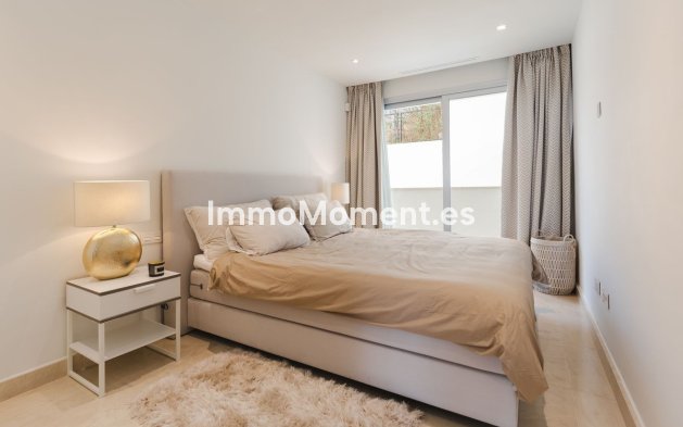 Resale - Apartment - Marbella - Nueva Andalucía