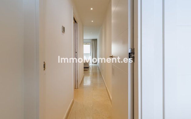 Resale - Apartment - Marbella - Nueva Andalucía