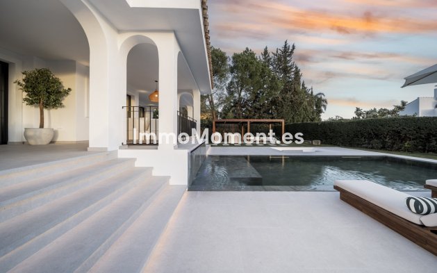 Wiederverkauf - Villa - Marbella - Nueva Andalucía