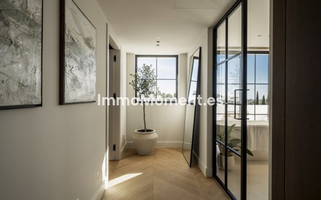 Wiederverkauf - Villa - Marbella - Nueva Andalucía