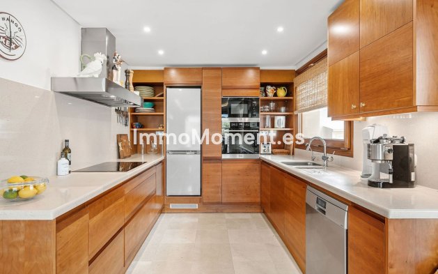 Wiederverkauf - Villa - Marbella - Nueva Andalucía