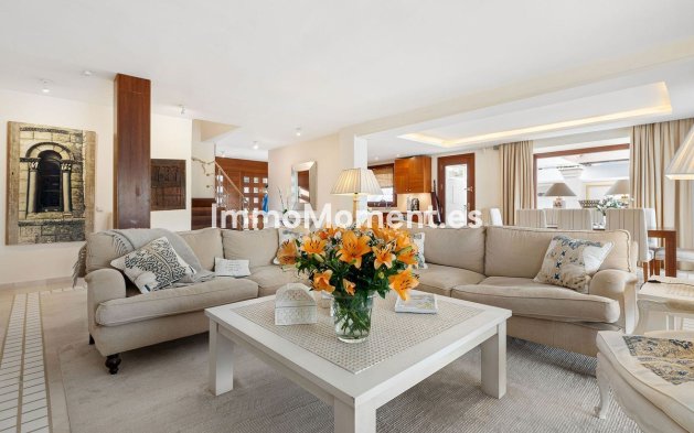 Wiederverkauf - Villa - Marbella - Nueva Andalucía