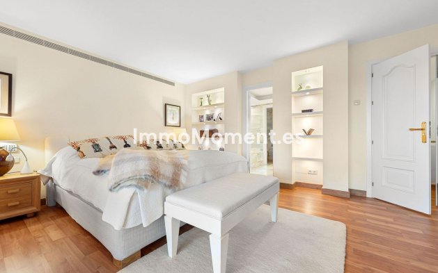 Wiederverkauf - Villa - Marbella - Nueva Andalucía