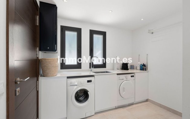 Wiederverkauf - Villa - Marbella - Nueva Andalucía