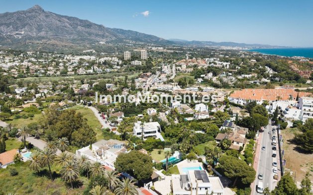 Wiederverkauf - Villa - Marbella - Nueva Andalucía