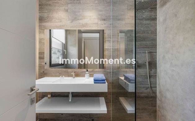 Wiederverkauf - Villa - Marbella - Nueva Andalucía