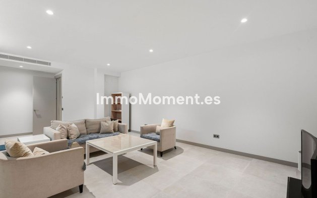 Wiederverkauf - Villa - Marbella - Nueva Andalucía