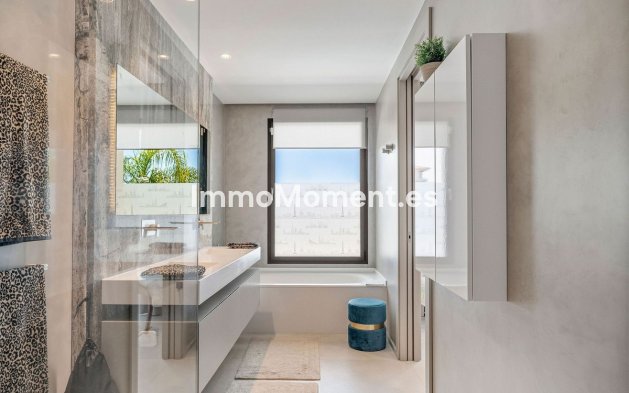 Wiederverkauf - Villa - Marbella - Nueva Andalucía