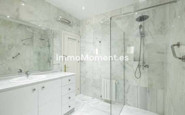 Bestaande woning - Vrijstaande villa - Estepona  - New Golden Mile