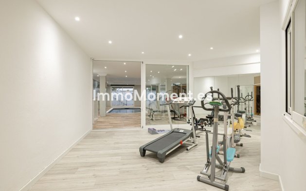 Bestaande woning - Vrijstaande villa - Estepona  - New Golden Mile