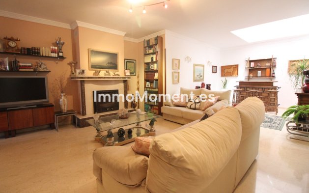 Wiederverkauf - Villa - Marbella - Nueva Andalucía