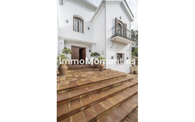 Resale - Villa - Benahavís - El Madroñal