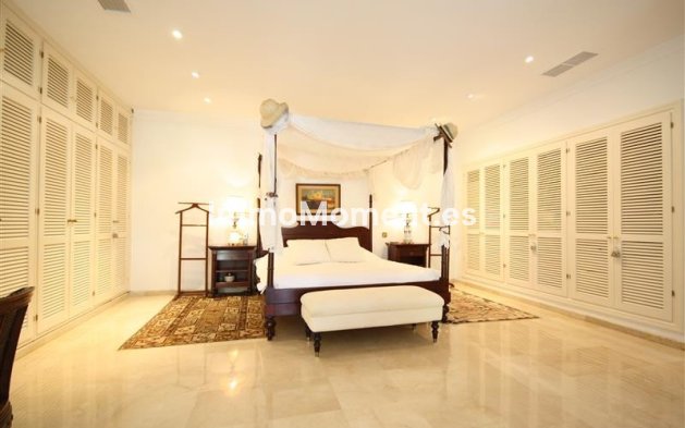 Wiederverkauf - Villa - Marbella - Los Monteros