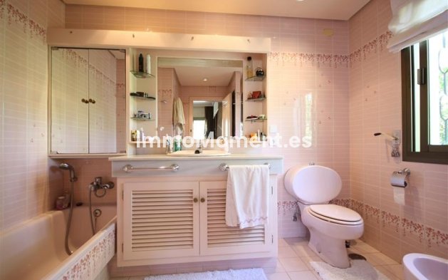 Wiederverkauf - Villa - Marbella - Los Monteros