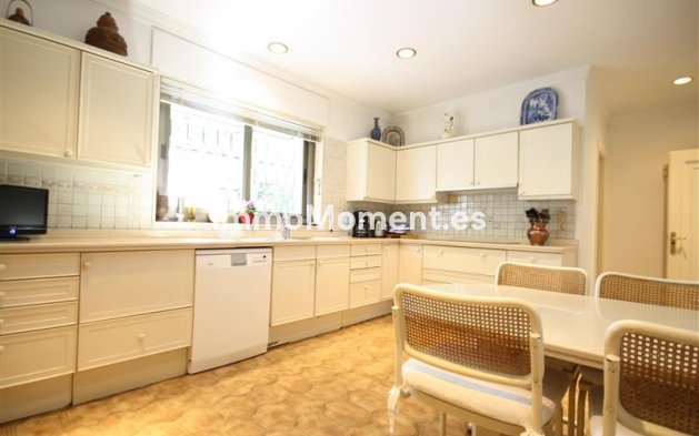 Wiederverkauf - Villa - Marbella - Los Monteros