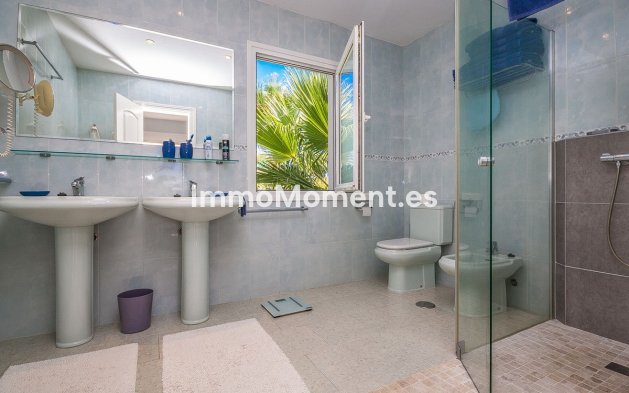 Resale - Villa - Marbella - Marbesa