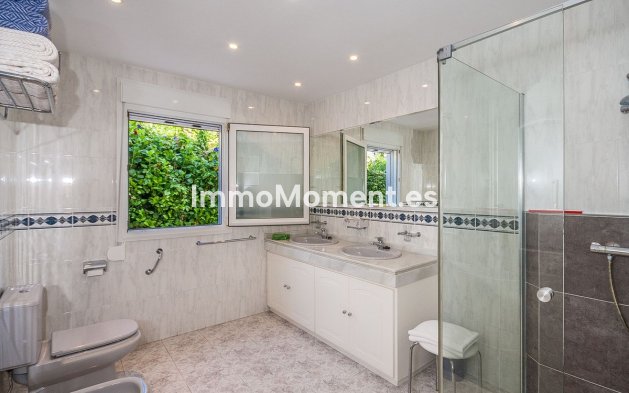 Resale - Villa - Marbella - Marbesa