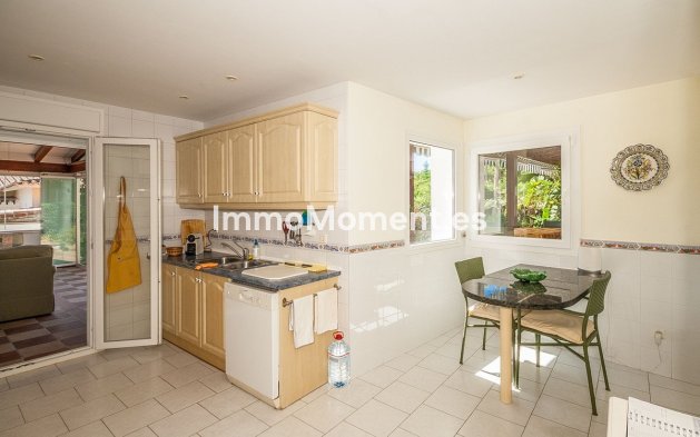 Resale - Villa - Marbella - Marbesa