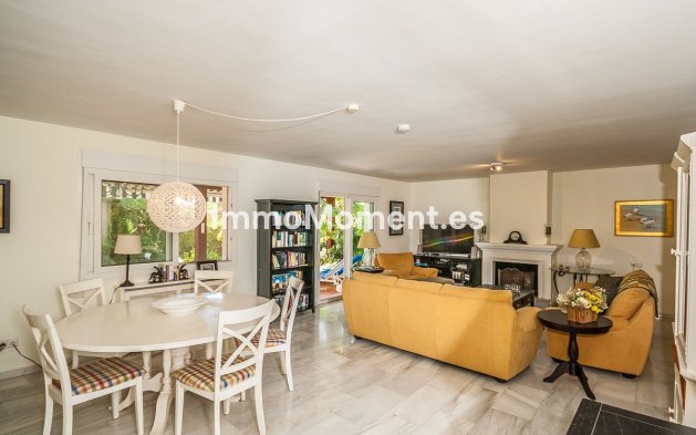 Resale - Villa - Marbella - Marbesa