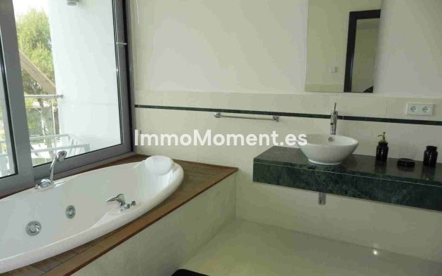 Resale - Villa - Marbella - Sierra Blanca