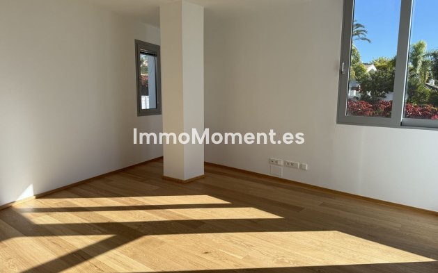 Resale - Villa - Marbella - Sierra Blanca