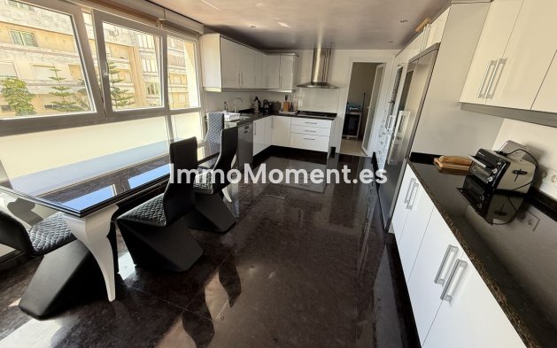 Wiederverkauf - Wohnung - Marbella - Puerto Banús