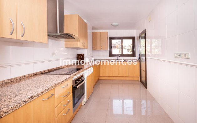 Resale - Apartment - Estepona - Hacienda del Sol