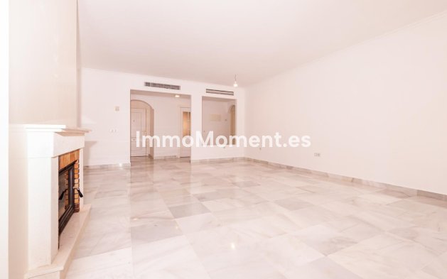 Resale - Apartment - Estepona - Hacienda del Sol