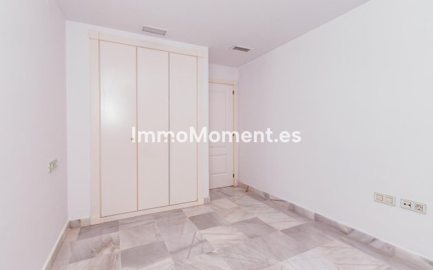 Resale - Apartment - Estepona - Hacienda del Sol
