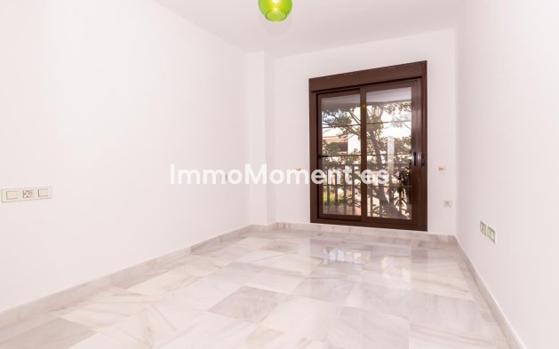 Resale - Apartment - Estepona - Hacienda del Sol