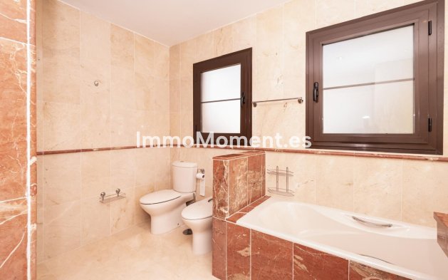 Resale - Apartment - Estepona - Hacienda del Sol