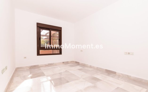 Resale - Apartment - Estepona - Hacienda del Sol