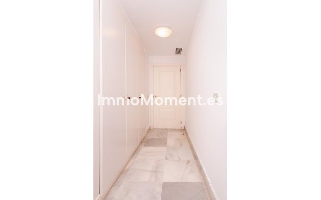 Resale - Apartment - Estepona - Hacienda del Sol