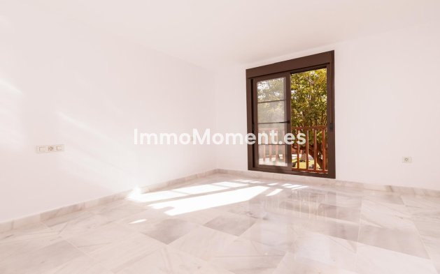 Resale - Apartment - Estepona - Hacienda del Sol