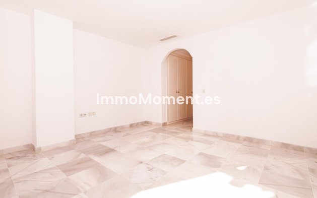 Resale - Apartment - Estepona - Hacienda del Sol